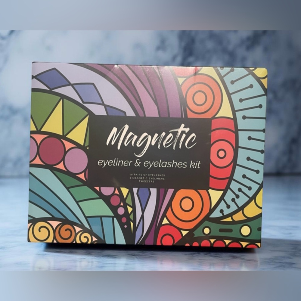 Magnetic Eyeliner & Eyelashes Kit 🤗